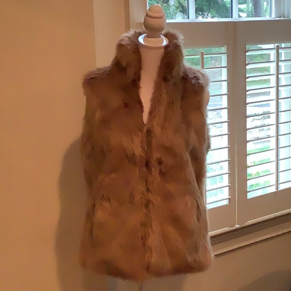 G by Giuliano Rancic. Faux fur brown vest. Size S